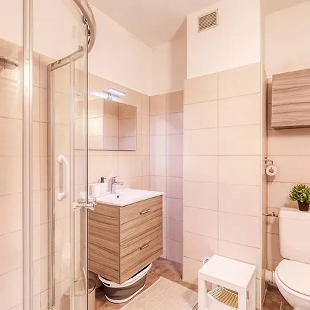T3 Climatise Avec Parking, Proche - Fr-1-816-25 Appartement *